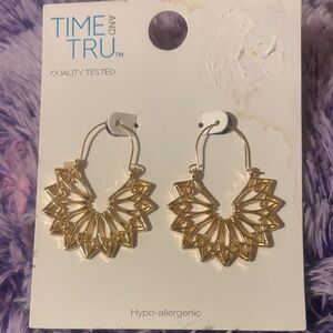 Time and Tru Gold Tone Sunburst Hoop Earrings